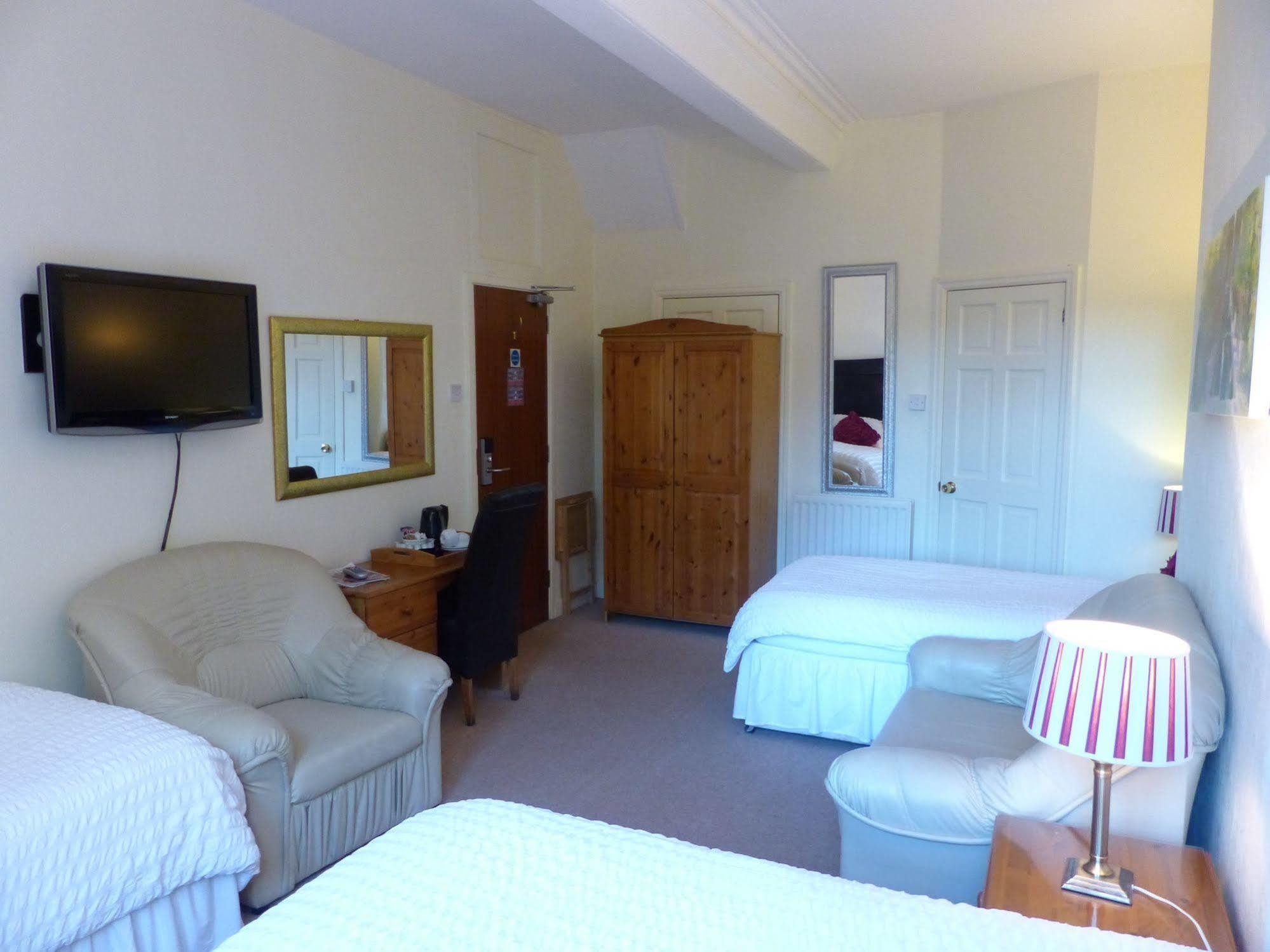 Riverside 3*