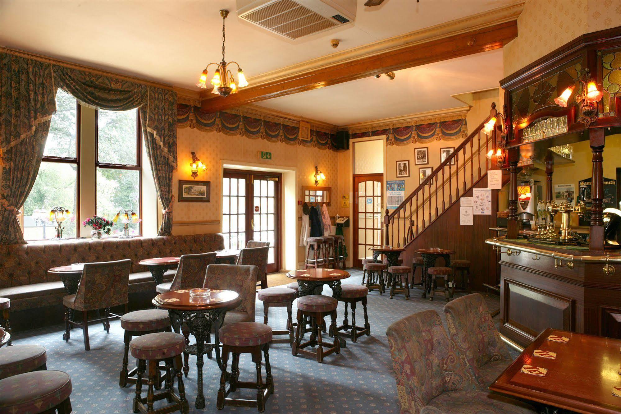Riverside Hotel 3*