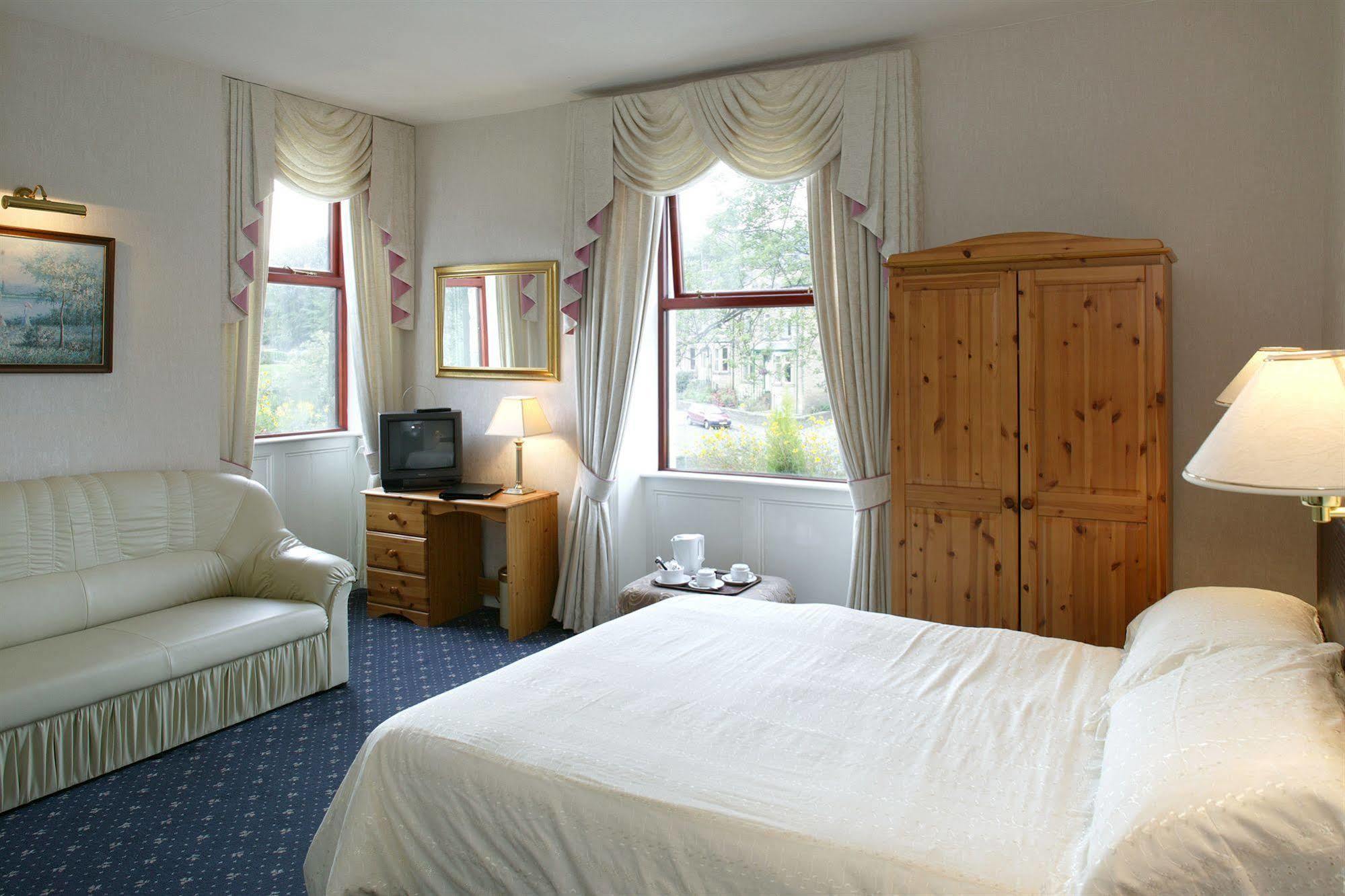 Riverside Hotel 3*
